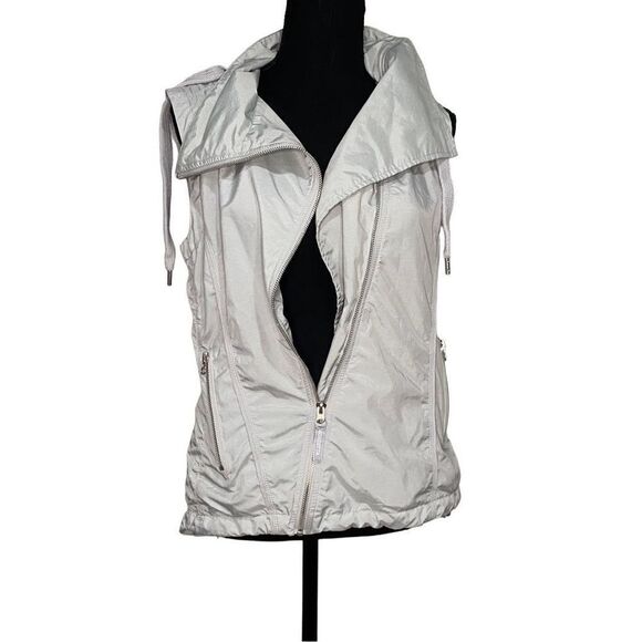 Mondetta Jackets & Blazers - Silver Gray Mondetta Polyester Asymmetric Zip Up Vest